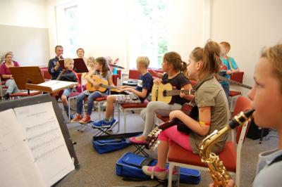 Foto des Albums: IKARUS-Kinder bereiten kleines Konzert vor