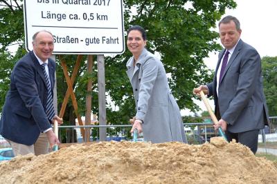 Foto des Albums: Bilder vom ersten Spatenstich für die Baumaßnahme Landestraße 201, Ausbau der Ortsdurchfahrt Falkensee