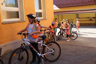 Foto des Albums: Fahrradprüfung Klasse 4 (17. 07. 2016)