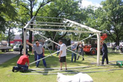 Foto des Albums: Heimat- und Wiesenfest 2016: Impressionen vom Aufbau (21. 07. 2016)