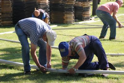 Foto des Albums: Heimat- und Wiesenfest 2016: Impressionen vom Aufbau (21. 07. 2016)