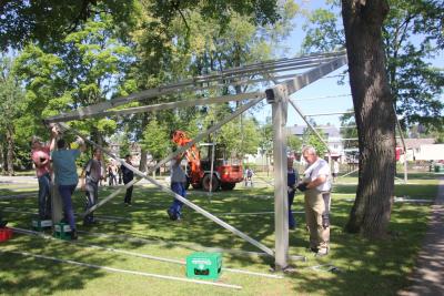 Foto des Albums: Heimat- und Wiesenfest 2016: Impressionen vom Aufbau (21. 07. 2016)