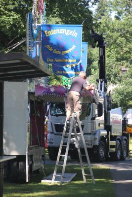 Foto des Albums: Heimat- und Wiesenfest 2016: Impressionen vom Aufbau (21. 07. 2016)