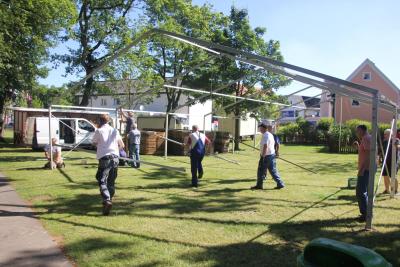 Foto des Albums: Heimat- und Wiesenfest 2016: Impressionen vom Aufbau (21. 07. 2016)