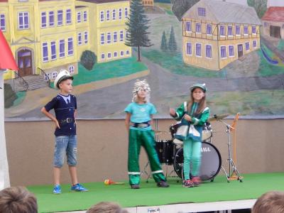 Foto des Albums: 1. Schultag Begrüßung in der Turnhalle