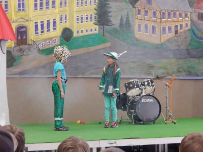 Foto des Albums: 1. Schultag Begrüßung in der Turnhalle