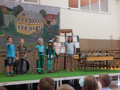 Foto des Albums: 1. Schultag Begrüßung in der Turnhalle