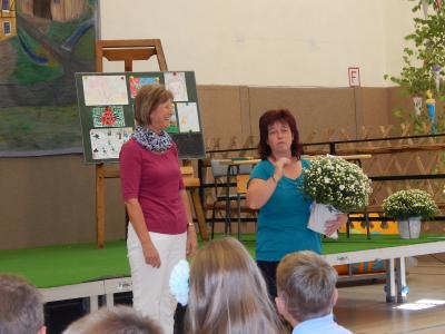 Foto des Albums: 1. Schultag Begrüßung in der Turnhalle