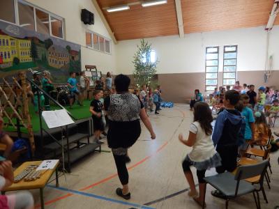Foto des Albums: 1. Schultag Begrüßung in der Turnhalle