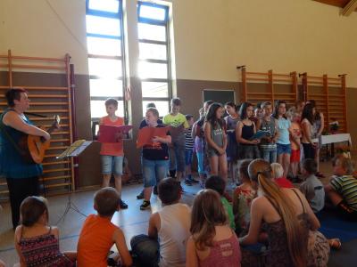 Foto des Albums: Abschluss Klasse 4 in der Turnhalle