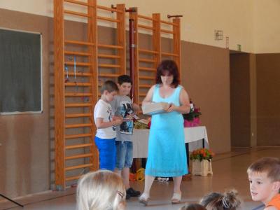 Foto des Albums: Abschluss Klasse 4 in der Turnhalle