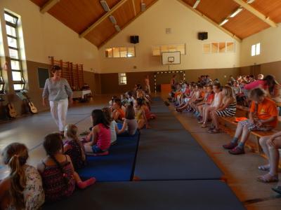 Foto des Albums: Abschluss Klasse 4 in der Turnhalle
