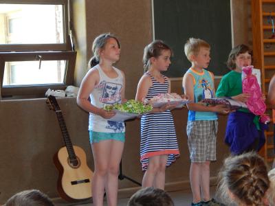 Foto des Albums: Abschluss Klasse 4 in der Turnhalle