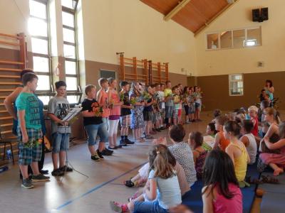 Foto des Albums: Abschluss Klasse 4 in der Turnhalle