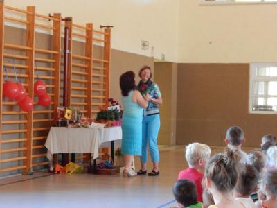 Foto des Albums: Abschluss Klasse 4 in der Turnhalle
