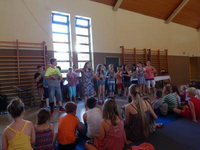 Foto des Albums: Abschluss Klasse 4 in der Turnhalle