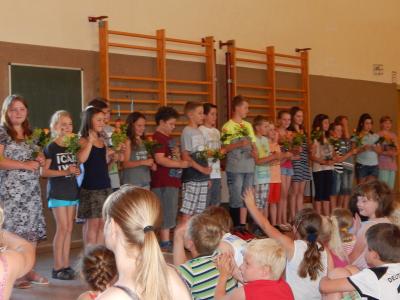 Foto des Albums: Abschluss Klasse 4 in der Turnhalle