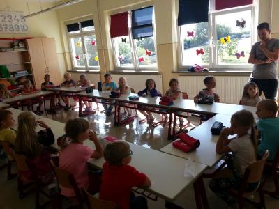 1. Treffen in der Schule  (Bild vergr&ouml;&szlig;ern)
