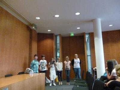 Foto des Albums: Auch 2016 besuchen Schüler den Bundestag (15. 06. 2016)