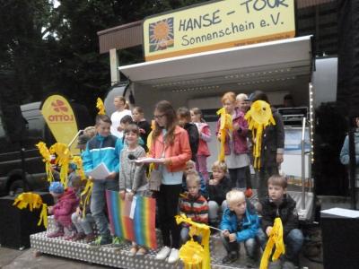 Foto des Albums: Übergabe von Spendengeldern an die Hanse-Tour für schwerkranke Kinder (12. 08. 2016)