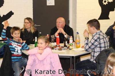 Foto des Albums: Weihnachtsfeier im Karate Do Gladbeck 2015