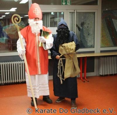 Foto des Albums: Weihnachtsfeier im Karate Do Gladbeck 2015