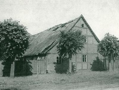 Vorschaubild: Dorfstraße 11 | a.1965 | abgerissen | heute befindet sich dort das Dorfgemeinschaftshaus