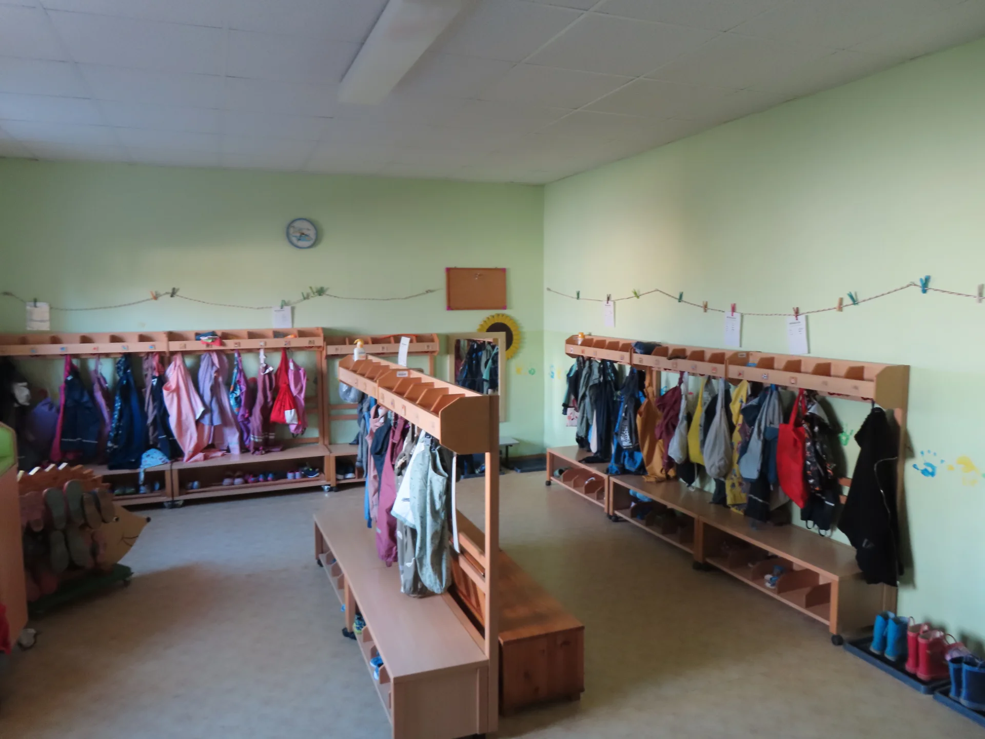 Garderobe  (Bild vergr&ouml;&szlig;ern)