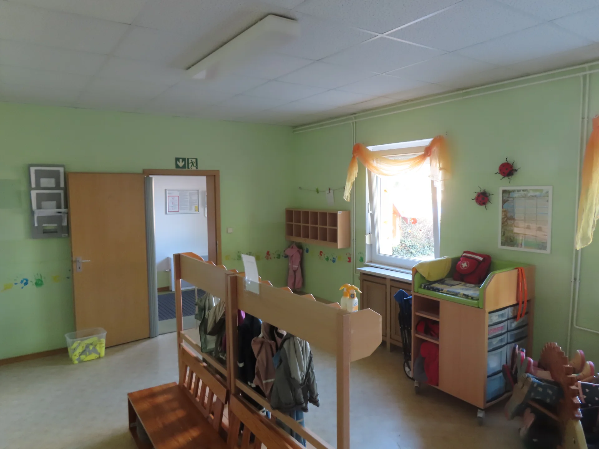 Garderobe  (Bild vergr&ouml;&szlig;ern)