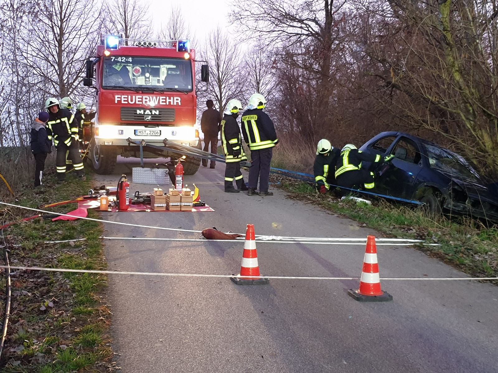 Foto der Galerie: Übung: Technische Hilfeleistung bei Verkehrsunfall