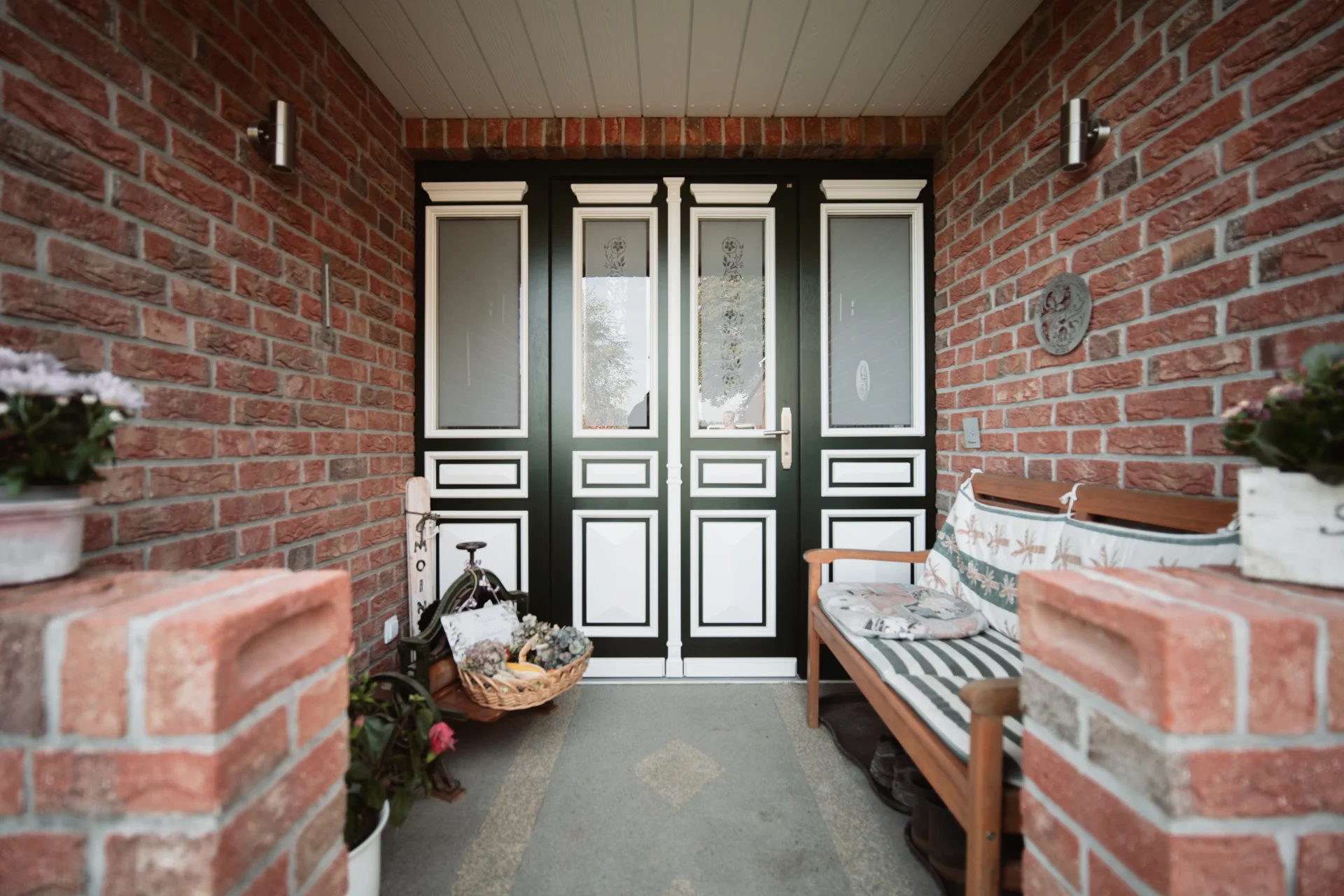 Haust&uuml;r Holz  (Bild vergr&ouml;&szlig;ern)