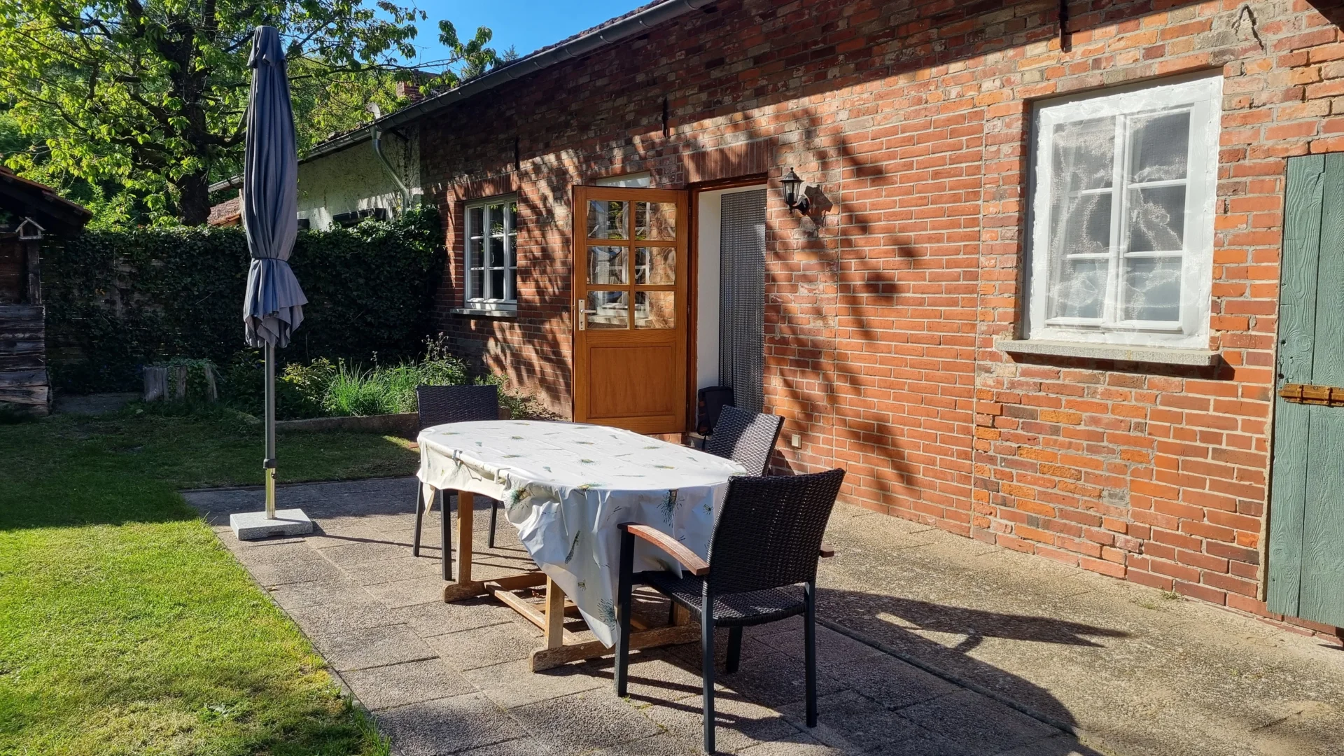 Bild: Die sonnige Terrasse