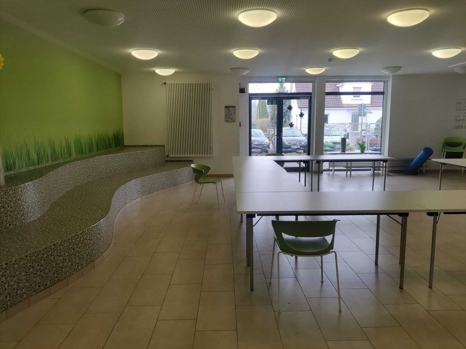 Bild: In unserer Aula finden Schulversammlungen und Veranstaltungen statt.