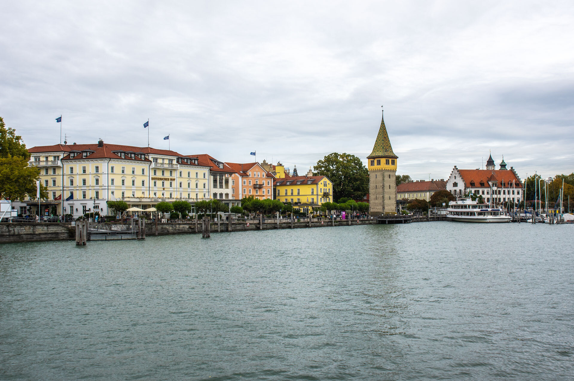 der Hafen von Lindau  (Bild vergr&ouml;&szlig;ern)