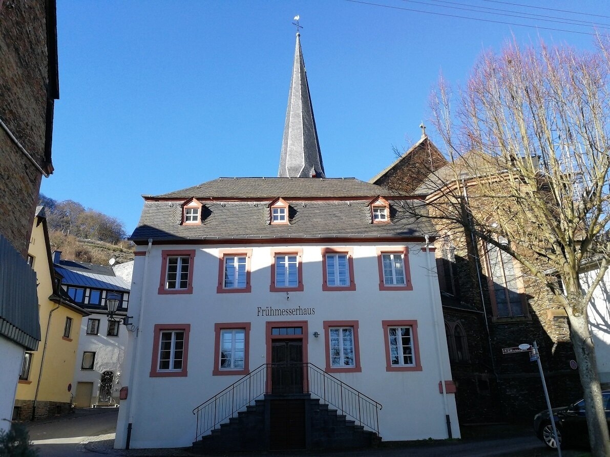 Fr&uuml;hmesserhaus WeinGut Benedict Loosen Erben Tel 0160 84 28 967 