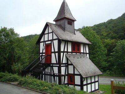 Vorschaubild: Hessens kleinstes Gotteshaus in Hatzfeld-Lindenhof