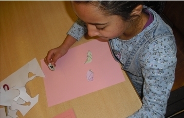 Bild: Ich habe heute viel Spaß in der Schule gehabt, da ich mein eigenes Puzzle ausgemalt und gebastelt habe.(Hüdanur)
