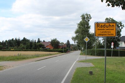 Vorschaubild: Ortseingang von Raduhn