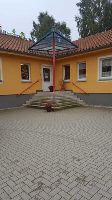 Vorschaubild: Eingang der Kita