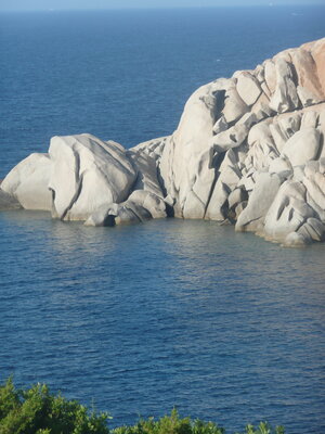 Vorschaubild: Beeindruckende Granitblöcke am Capo Testa