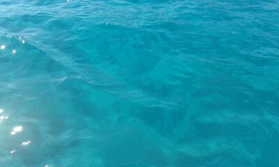Vorschaubild: Smaragdfarbenes Meereswasser in Sardinien