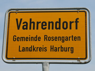 Vorschaubild: Ortseingangsschild Vahrendorf