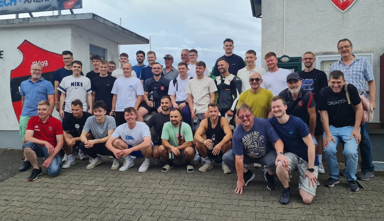 Bonndorf Revival 2024; Gruppenbild vor der Abfahrt am 12.07.2024  (Bild vergr&ouml;&szlig;ern)
