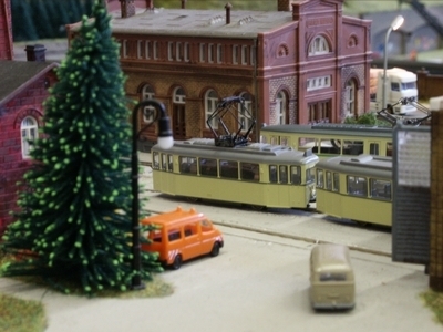 Bild: KATO-Straßenbahn im Betriebswerk