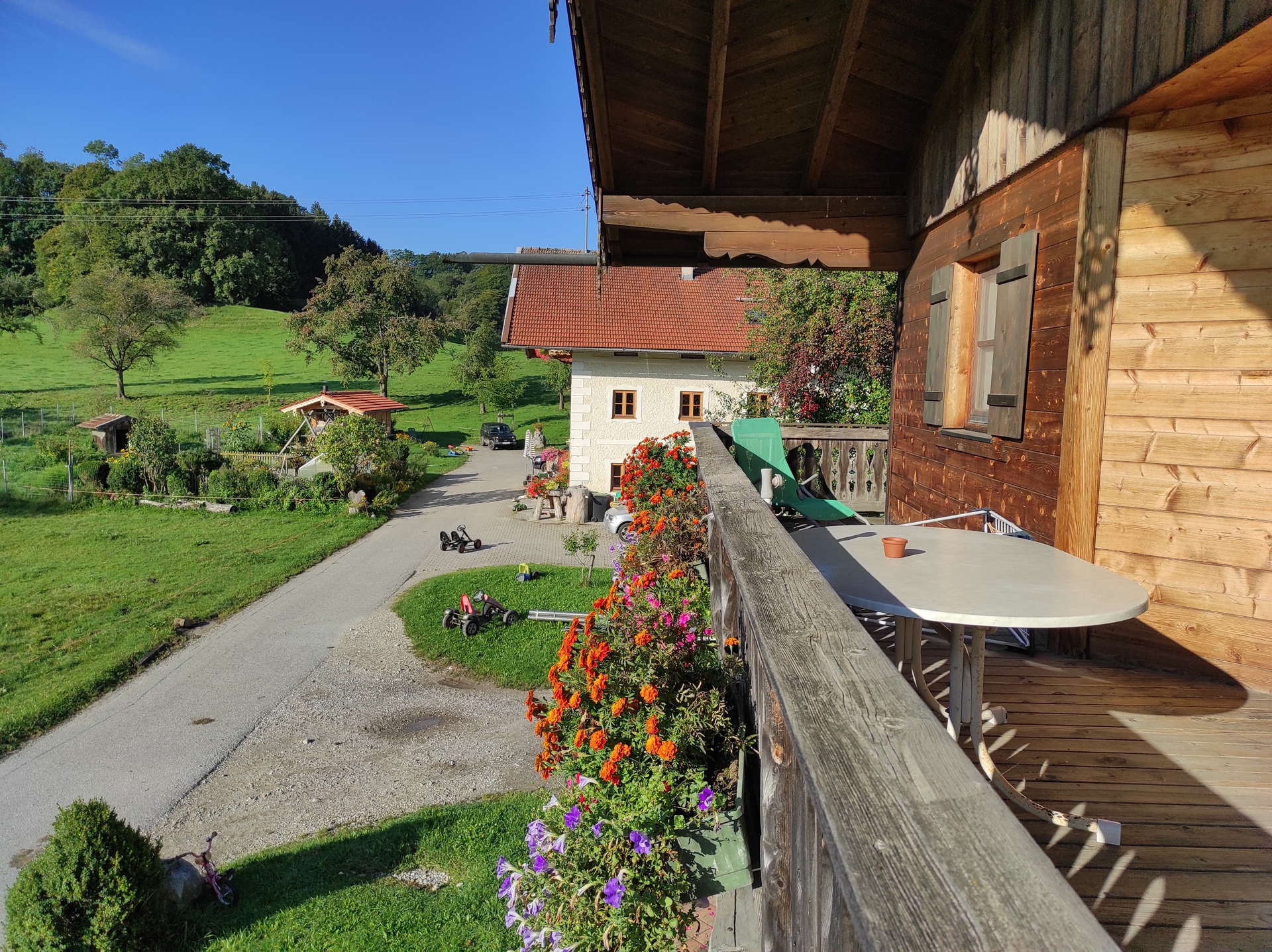 Balkon  (Bild vergr&ouml;&szlig;ern)