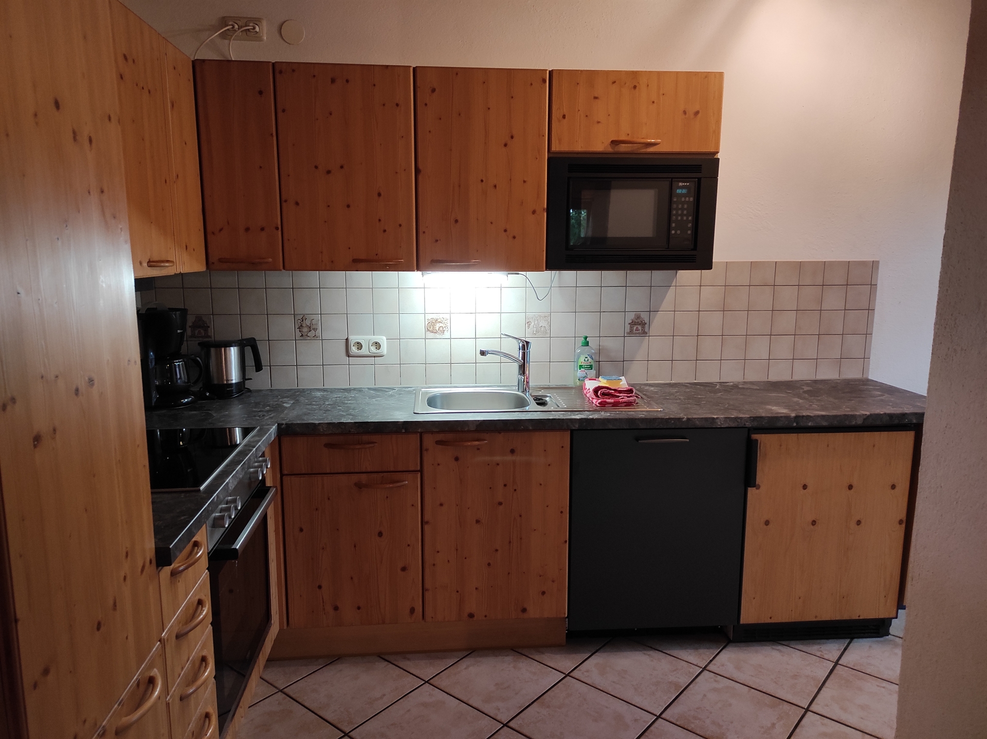K&uuml;che  (Bild vergr&ouml;&szlig;ern)