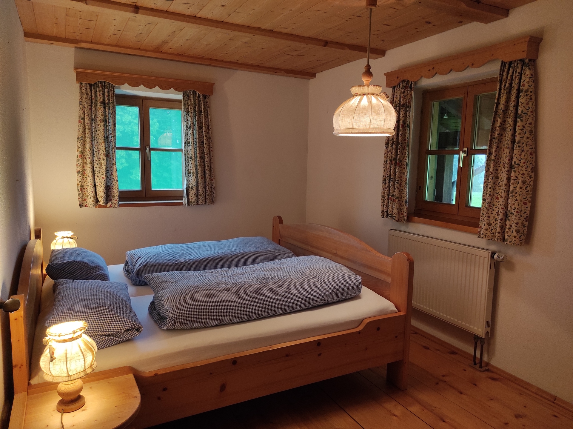 Schlafzimmer  (Bild vergr&ouml;&szlig;ern)