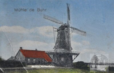 Vorschaubild: Die Geschichte der Mühle Holterfehn beginnt 1875. Kriegsbedingt wurde sie im April 1945 zerstört. Als Motormühle wurde sie von Familie de Buhr noch bis 1971 weiterbetrieben. 2005 wurden das Müllerhaus und der Mühlenstumpf abgerissen.