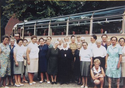 Vorschaubild: Der Frauenkreis der ev. Kirchengemeinde Ostrhauderfehn unternahm Ende der 1960er Jahre einen Ausflug. Fotoquelle: Jürgen Beckmann.