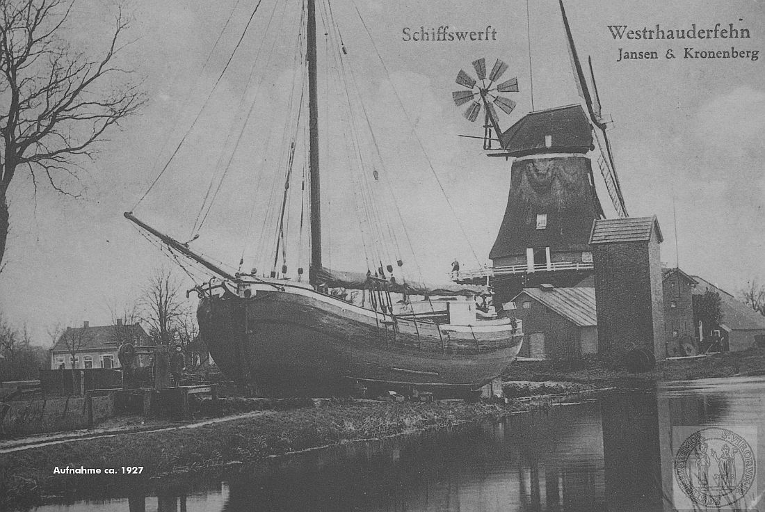 Bild: Die Gründung der früheren Schiffswerft von Martin Jansen und Karl Kronenberg 1926 in der Nähe des Verlaathauses hatte eine große Bedeutung für die wirtschaftliche Entwicklung Westrhauderfehns. Bei der abgebildeten Tjalk soll es sich um die 